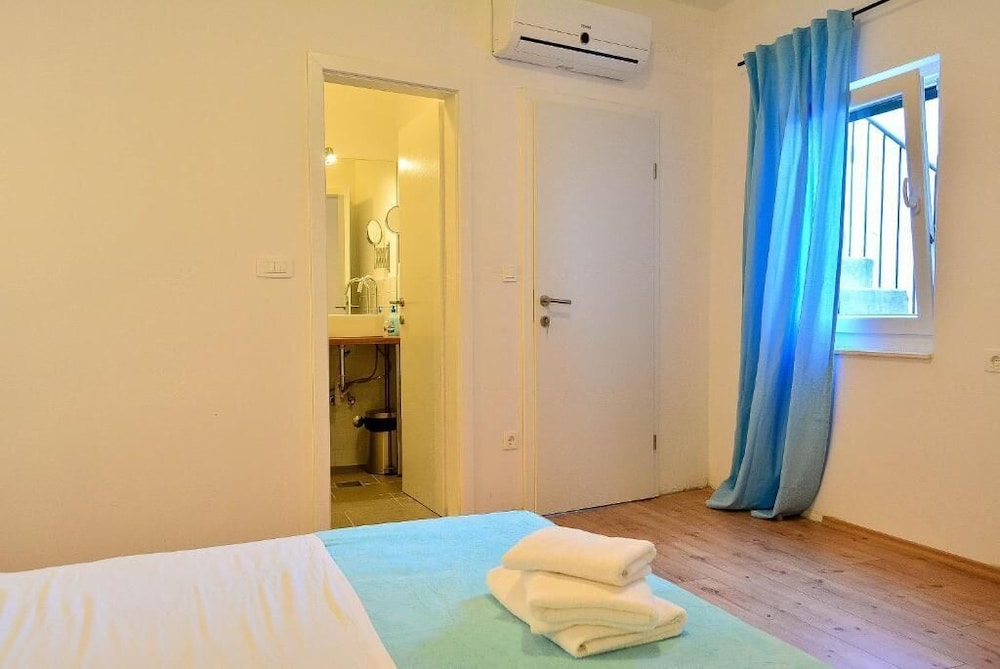 Golden B&B 7/19