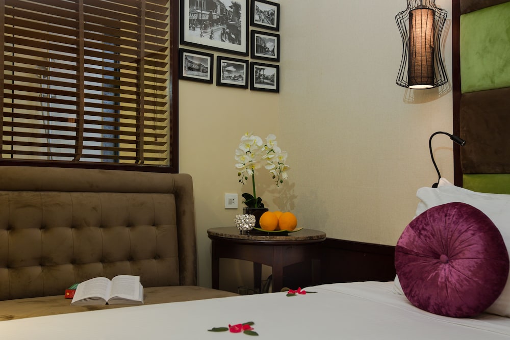 Ambassador Hanoi Hotel & Travel 20/40