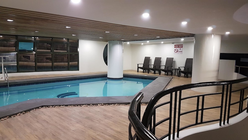 Sarrosa International Hotel And Residential Suites 29/50