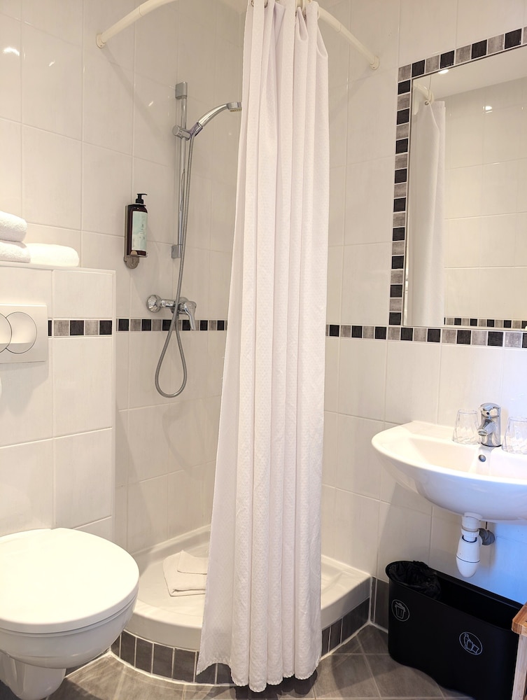 Hotel H33 46/50