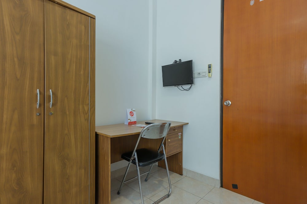 OYO 866 Idola Residence 24/27