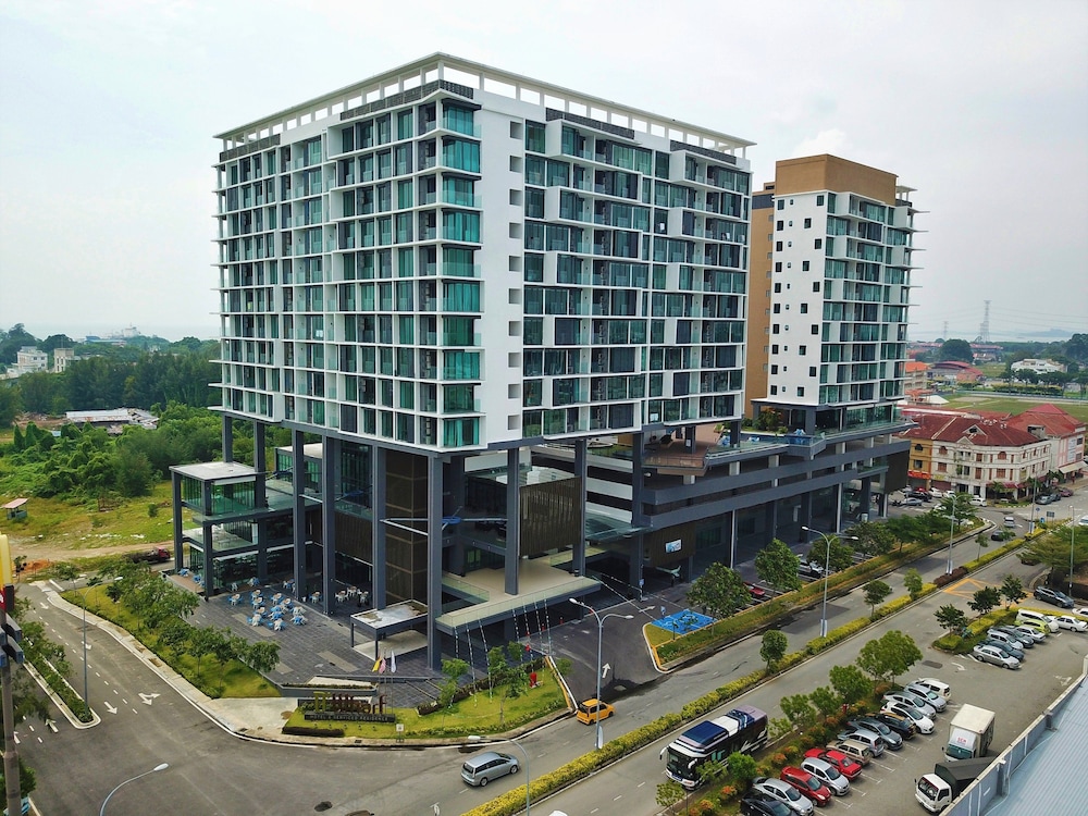 D Wharf Hotel And Serviced Residence 62/71
