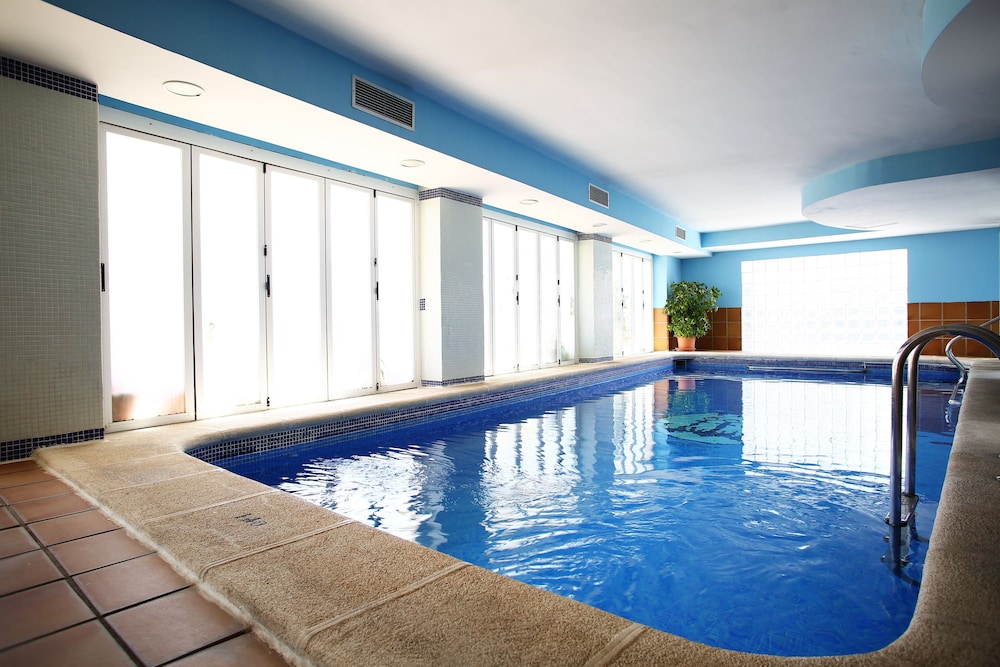 Tres Anclas Apts 14/50