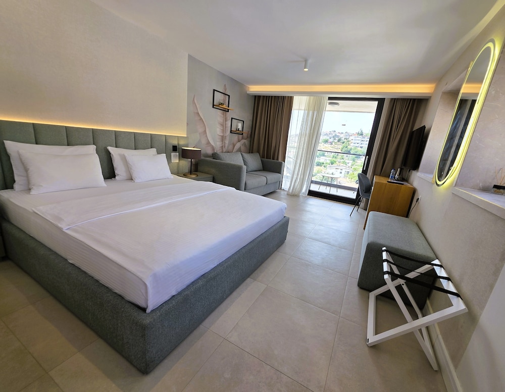 The New Mediteran Hotel Villa Edition 19/65