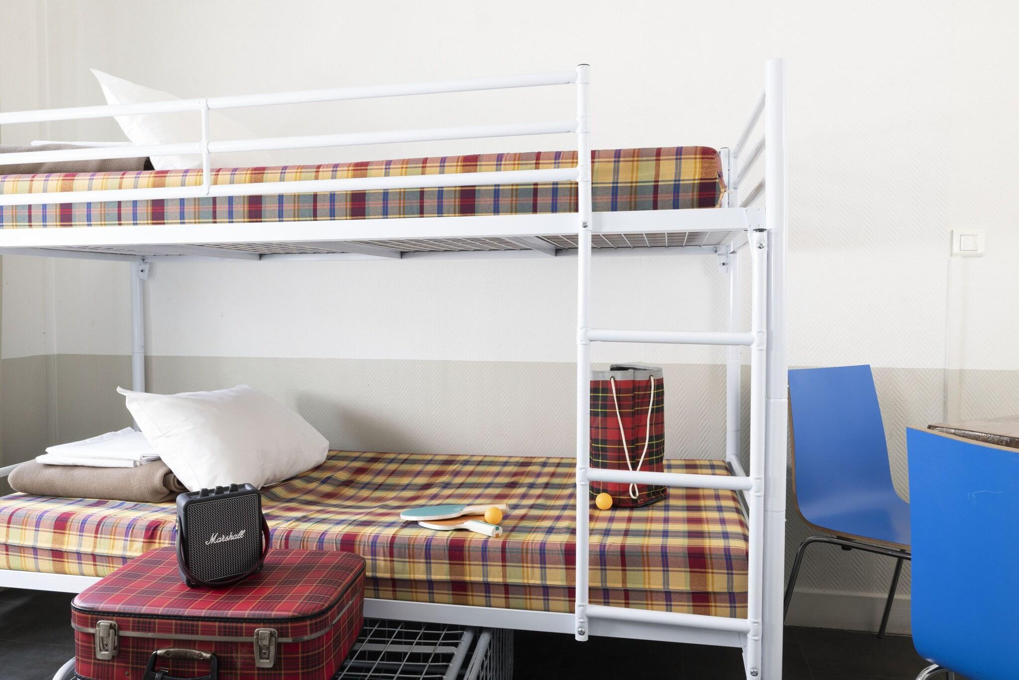 Mixed Dorm, Standard