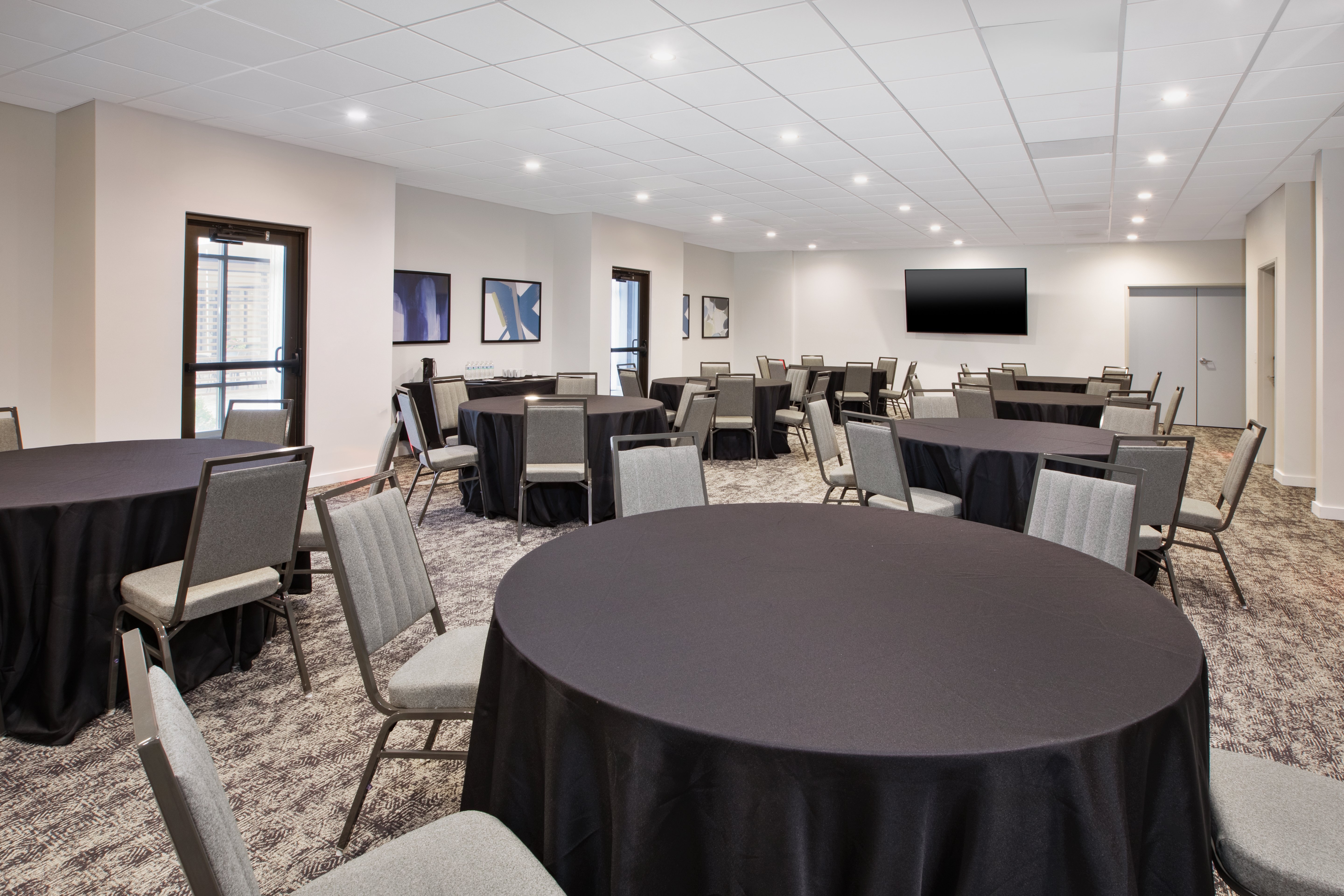 Staybridge Suites Grand Rapids South by IHG 33/38