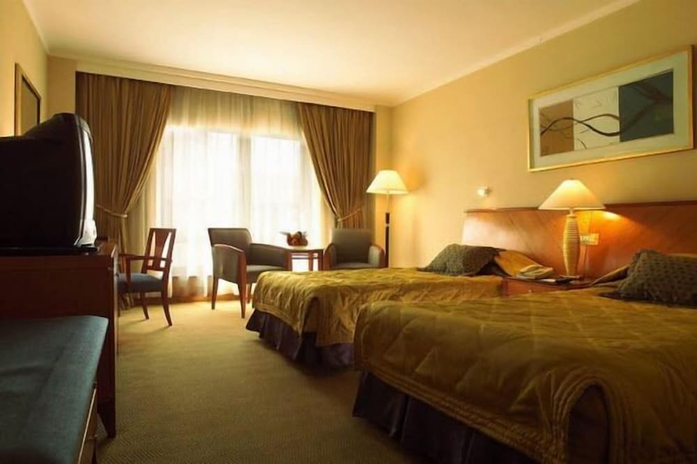 Jinling Riverside Hotel 4/39