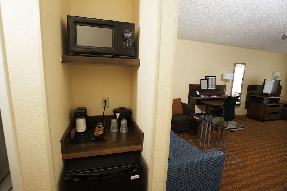 Fairfield Inn Suites Nashville Smyrna 38/50