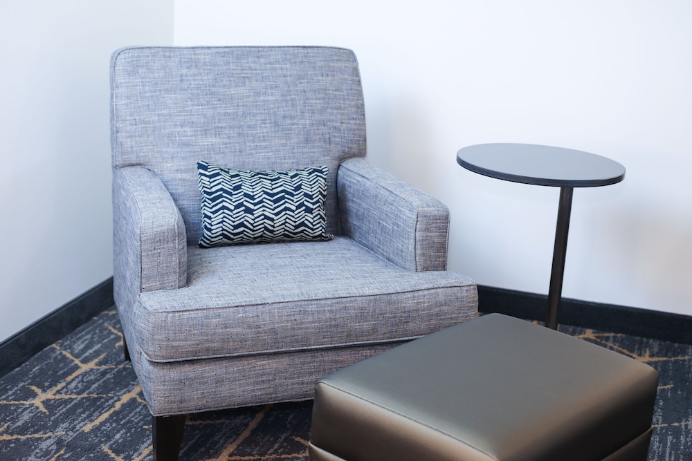 Holiday Inn Hotel And Suites St Cloud 36/60