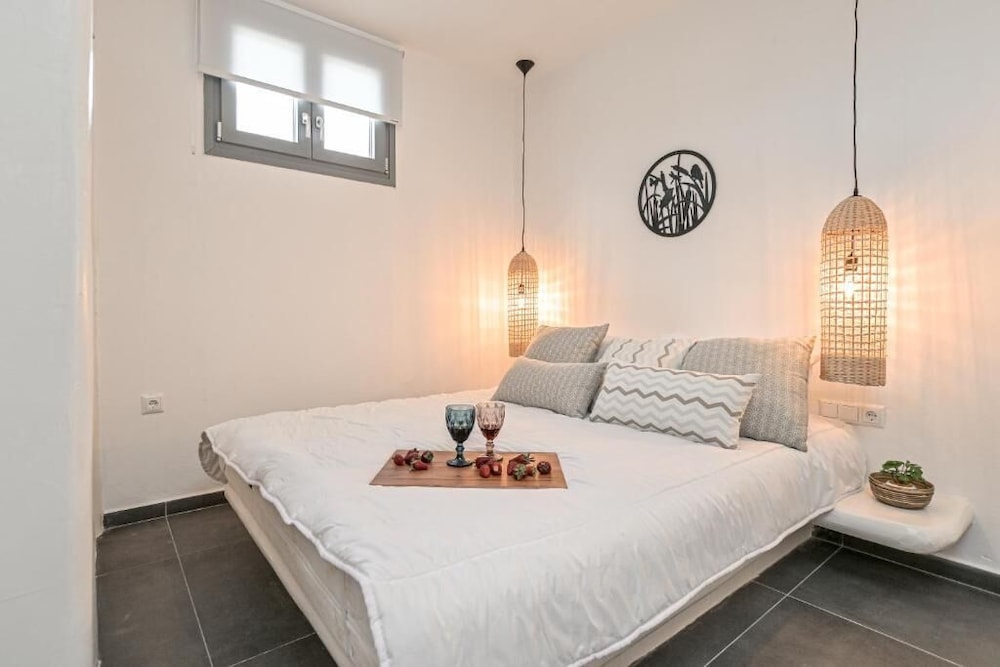 White Cocoon Exclusive villas 27/68