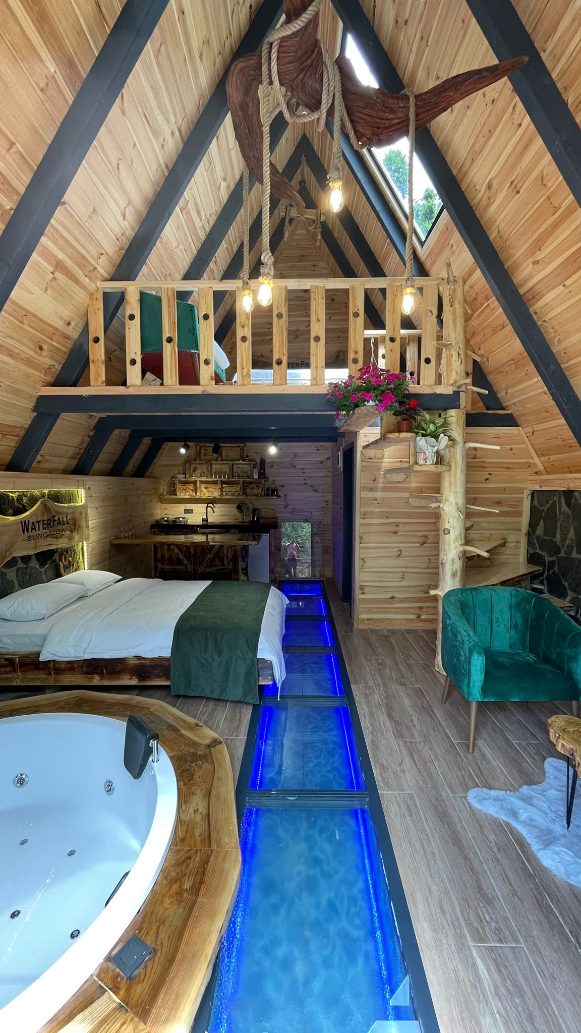 Waterfall Bungalow 11/20