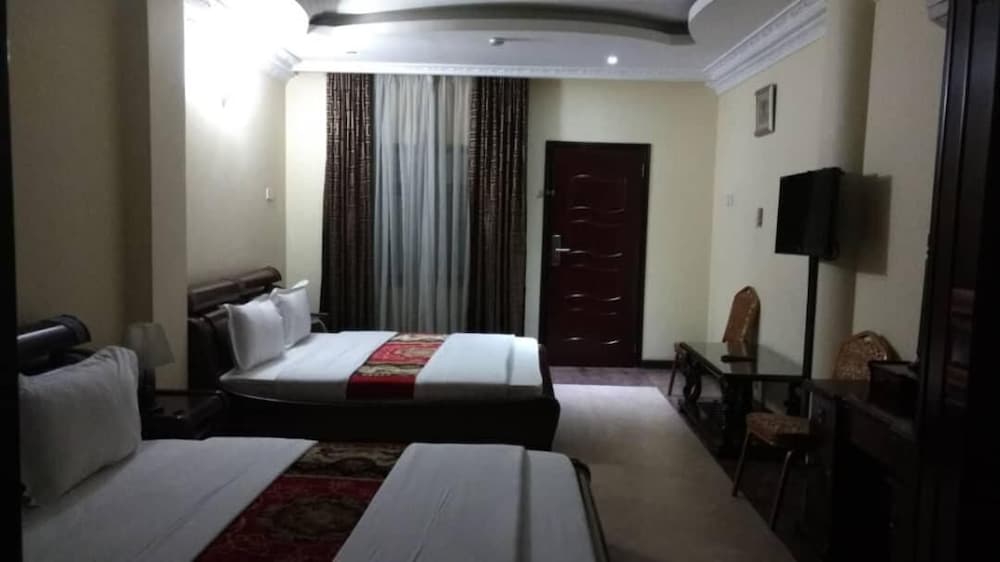 Biraj International Hotel 10/50