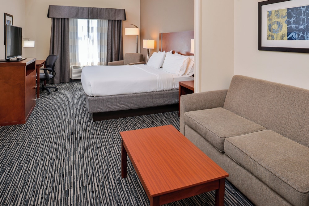 Suite, King Bed, Dining Area
