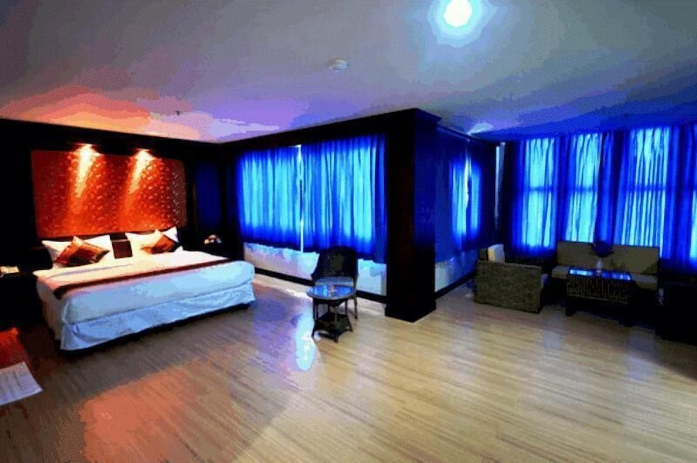 Piyaporn Pavilion Hotel 12/25