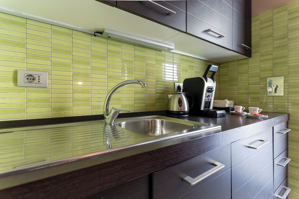 Moai Home 44/45
