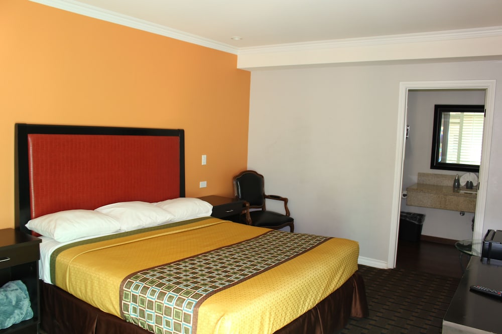 LYFE INN & SUITES by AGA - LAX Airport 18/60