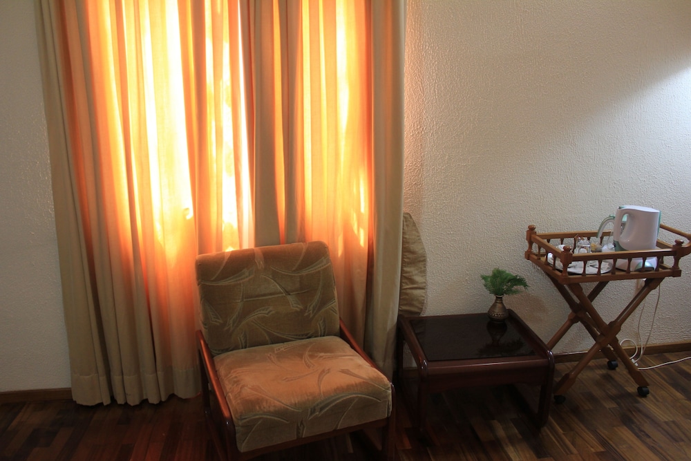 Coconut Grove Regency Hotel 43/66