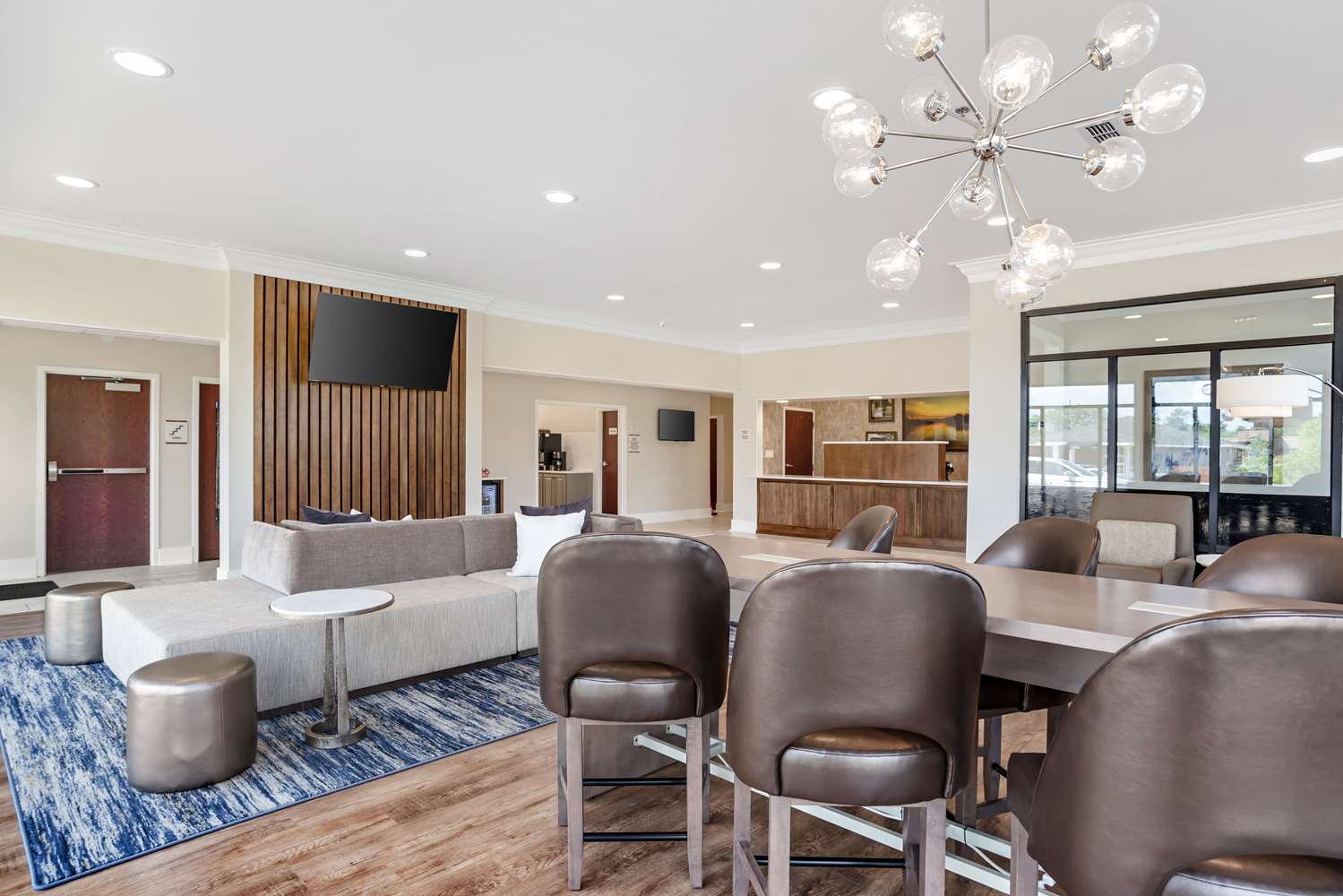 Best Western Plus Two Rivers Hotel & Suites 25/35