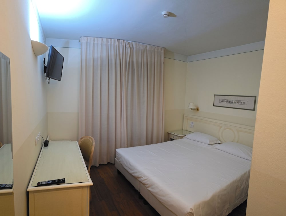 STANDARD, DOUBLE BED