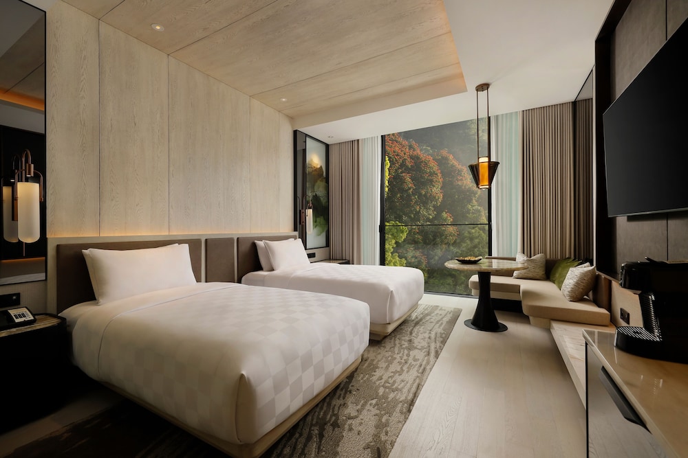 Studio, 2 Queen Beds, Hill Side
