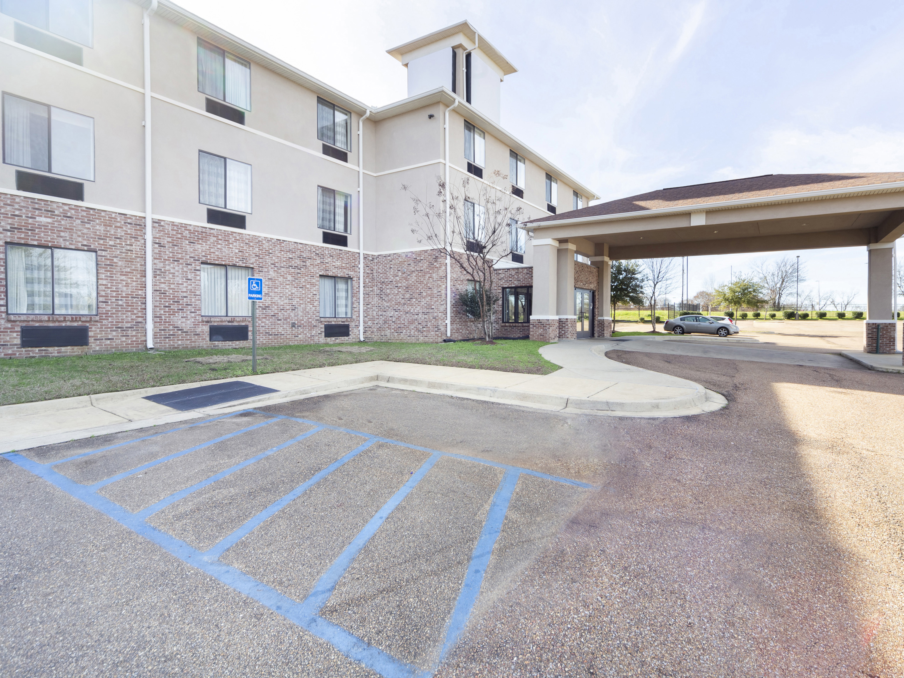 Ramada by Wyndham Jackson MS 22/26