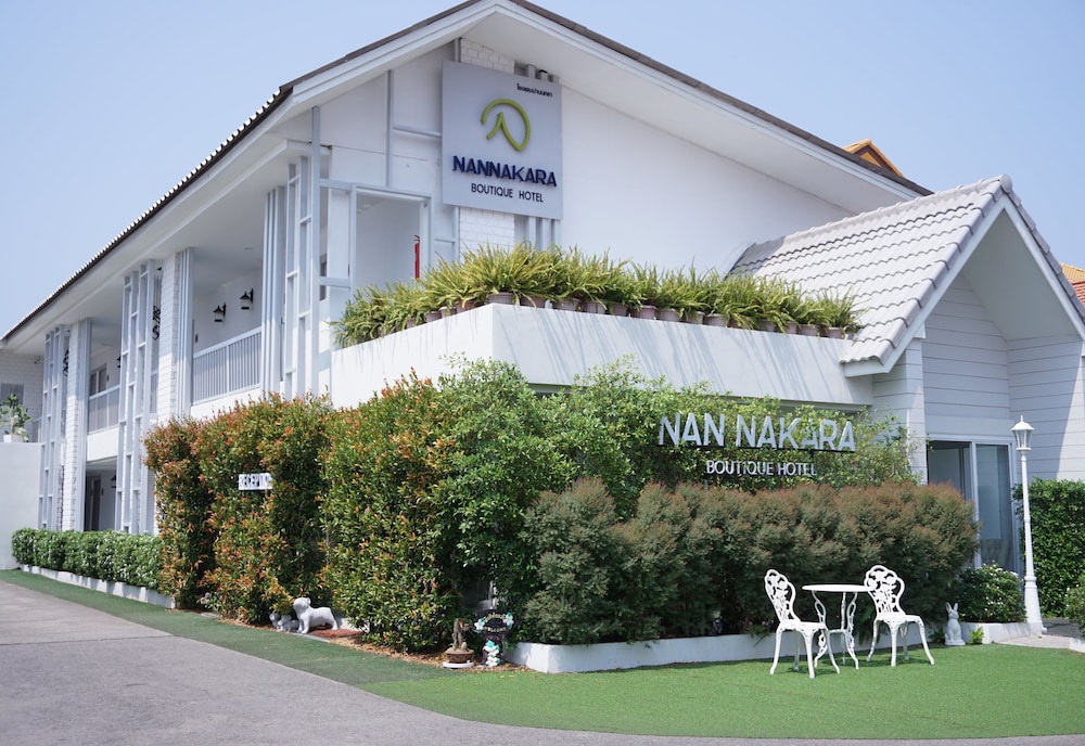 Nan Nakara Boutique 34/43