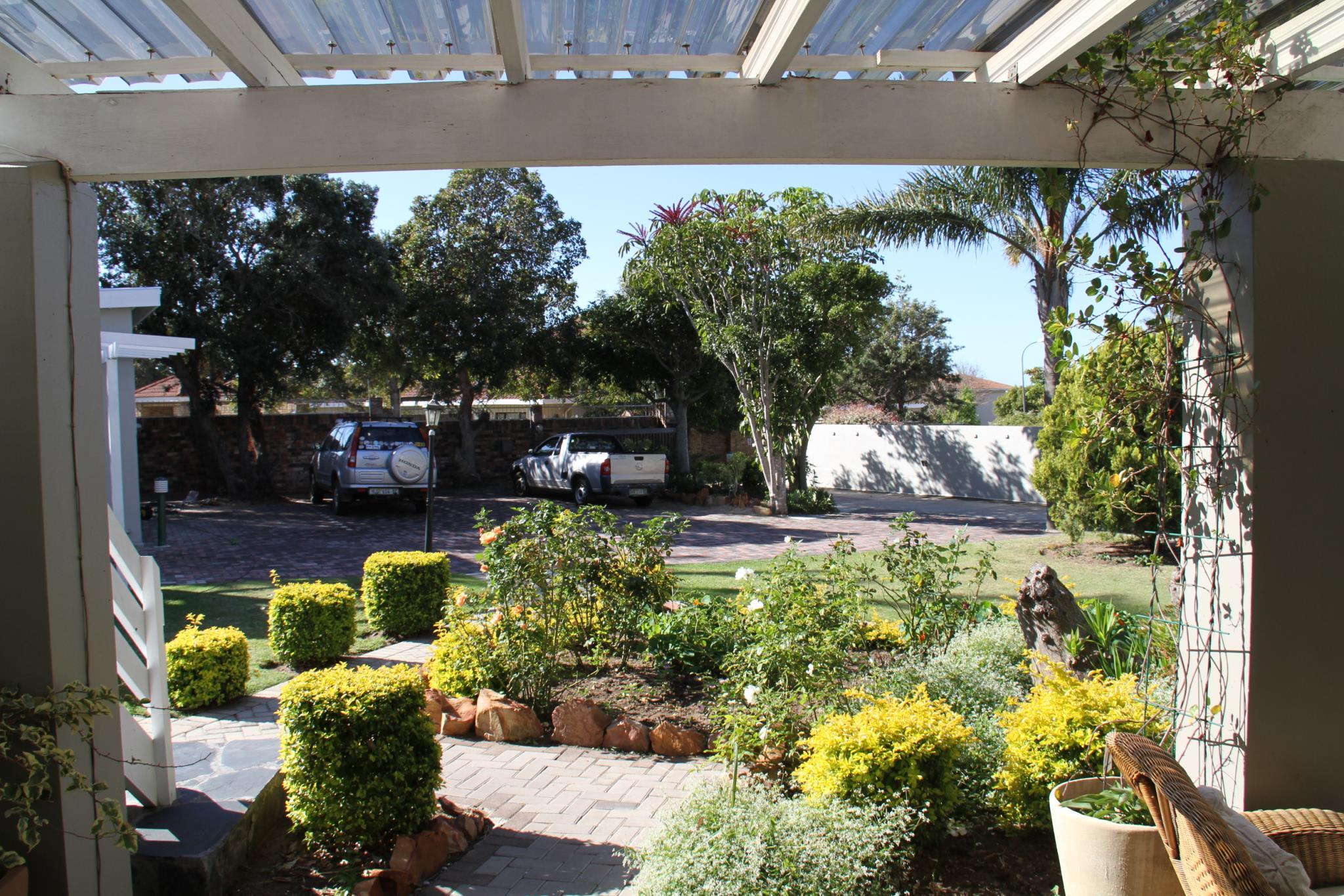 Port Elizabeth Guest House 44/45