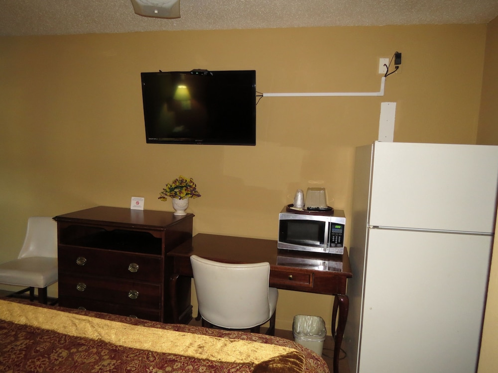 First Western Inn Caseyville 25/48