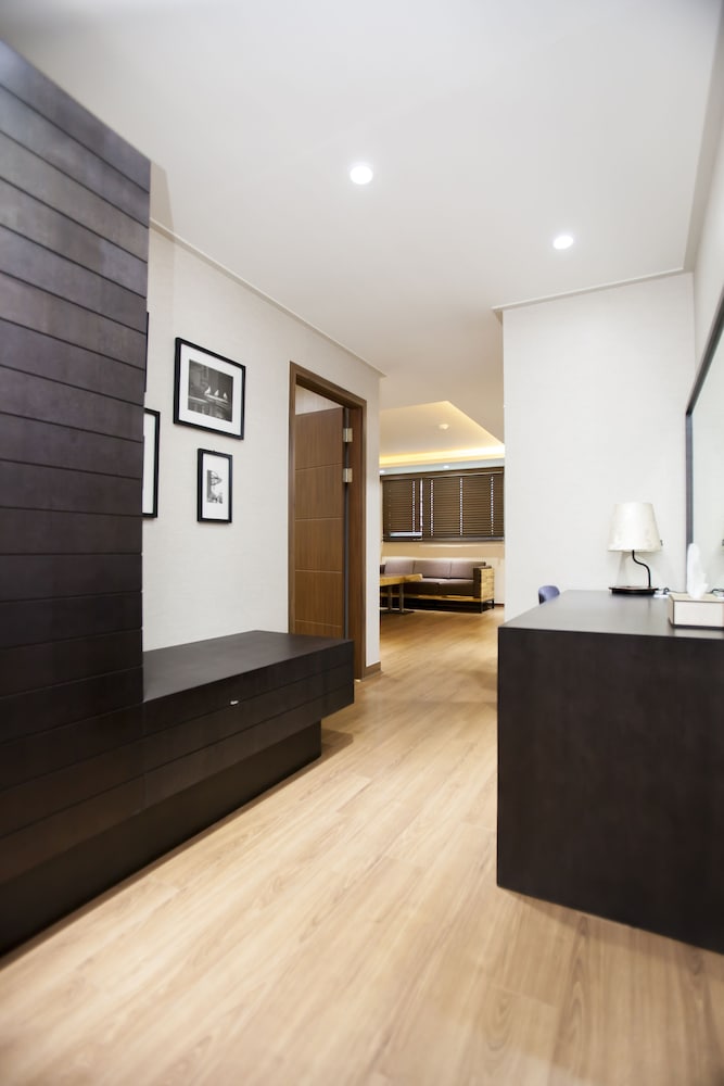 I-Check Hyunjin Hotel 8/67