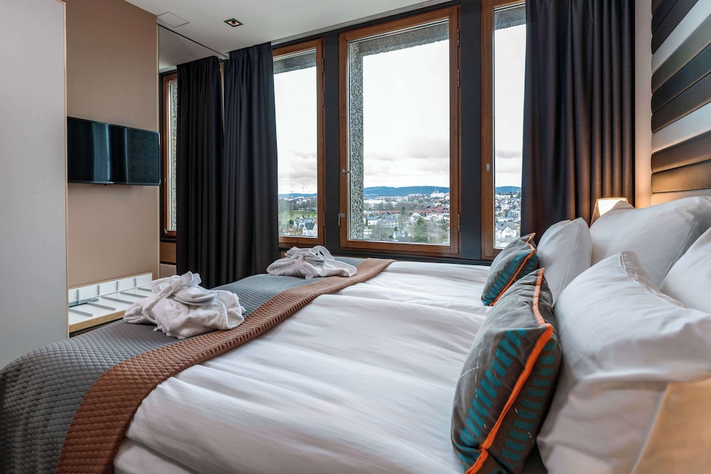 SUITE, DOUBLE BED