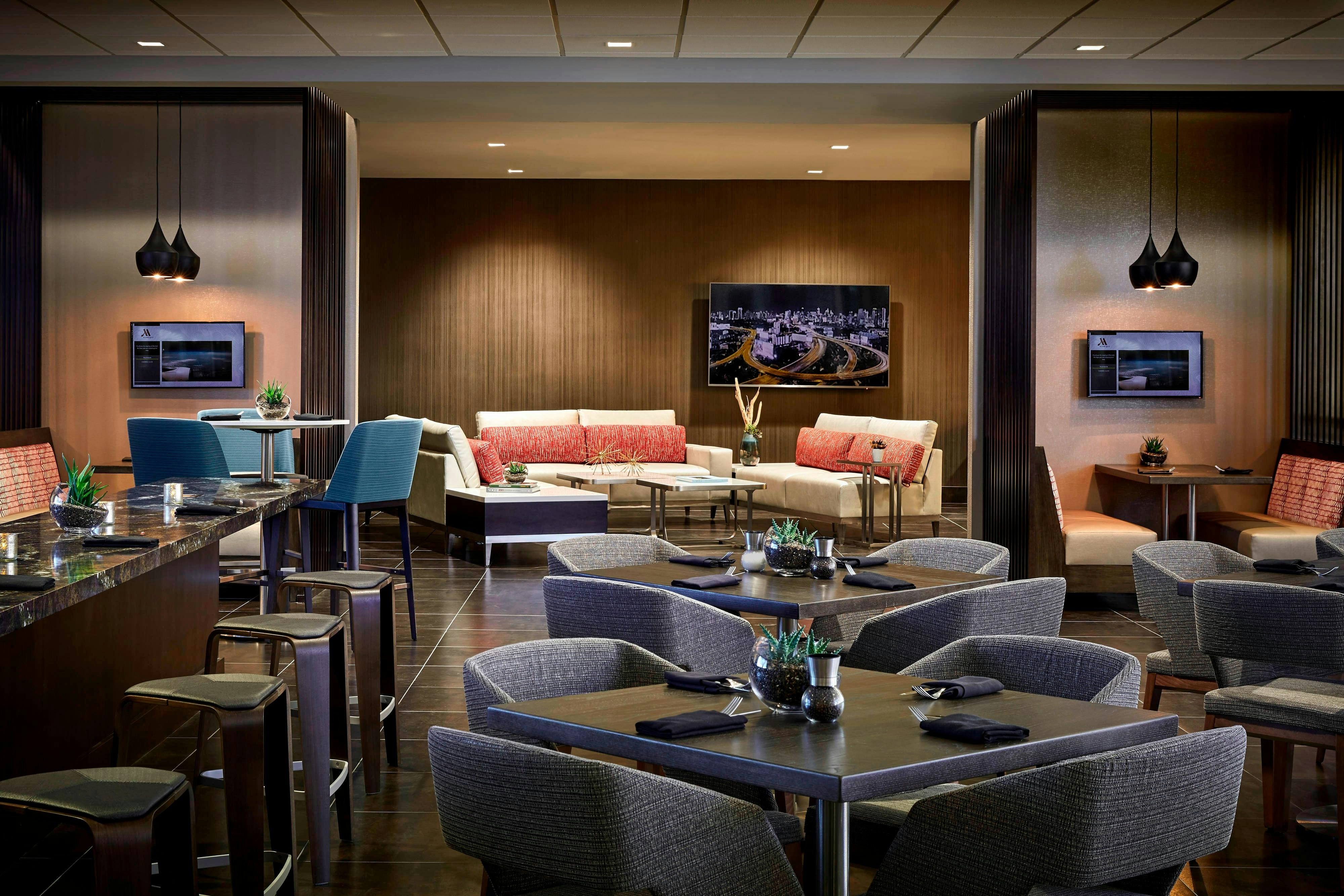Marriott Los Angeles Airport 59/77