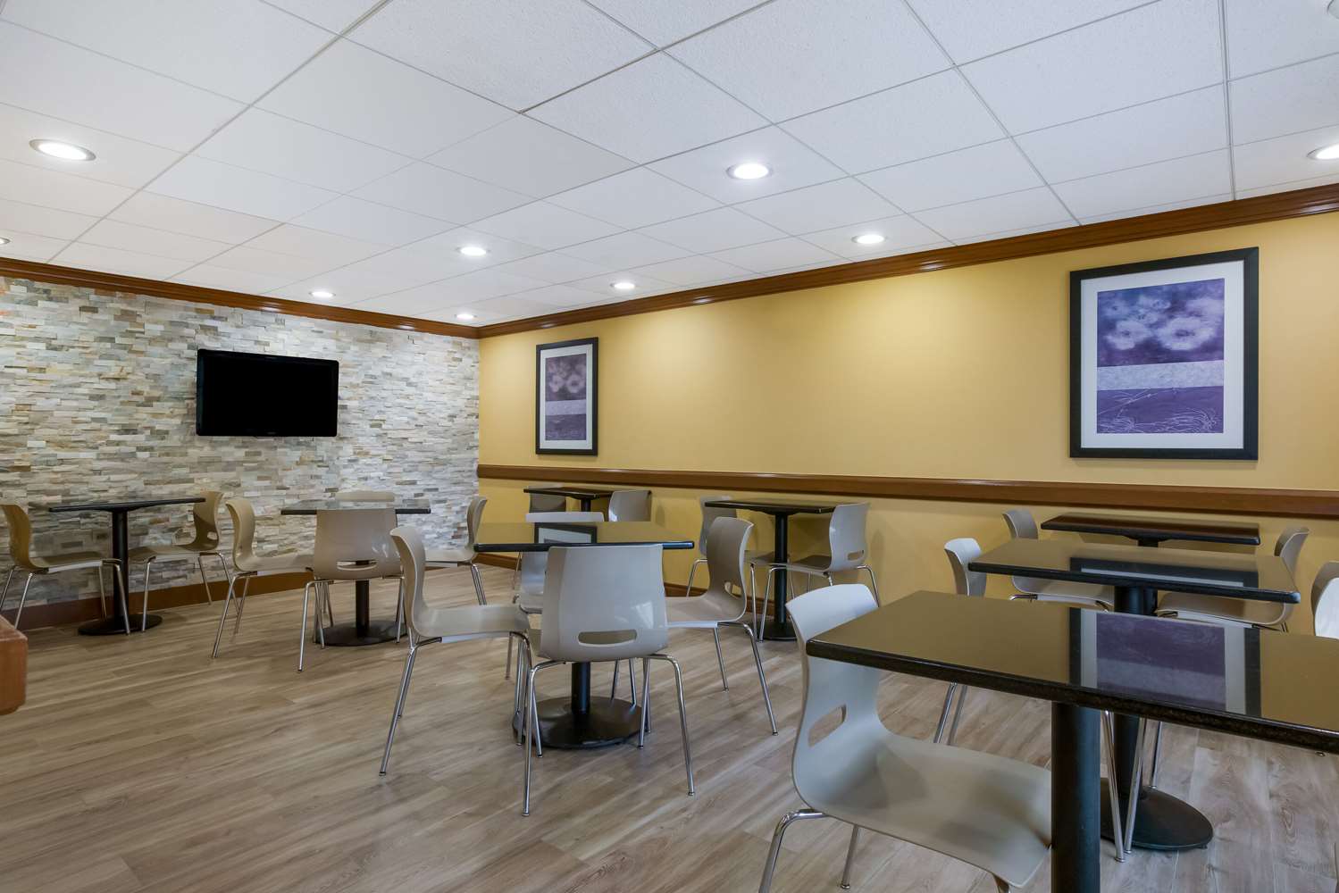 Quality Inn Near Princeton 25/33