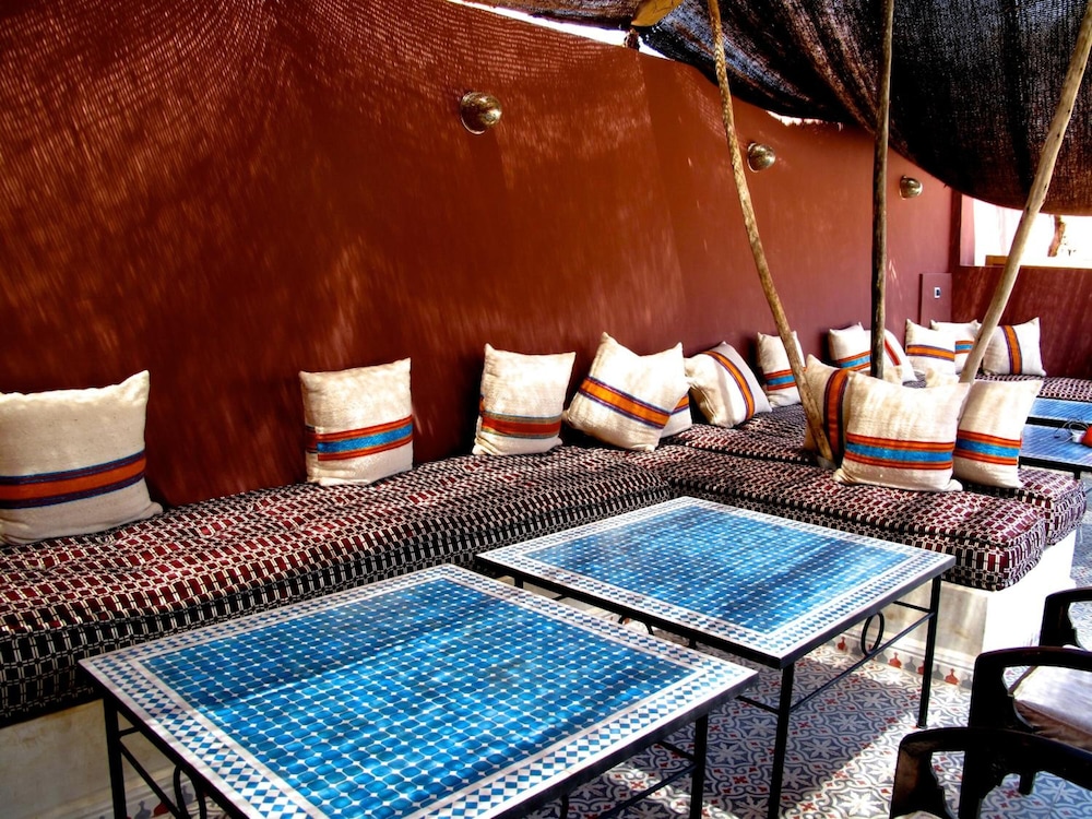 Riad Les Yeux Bleus 42/75