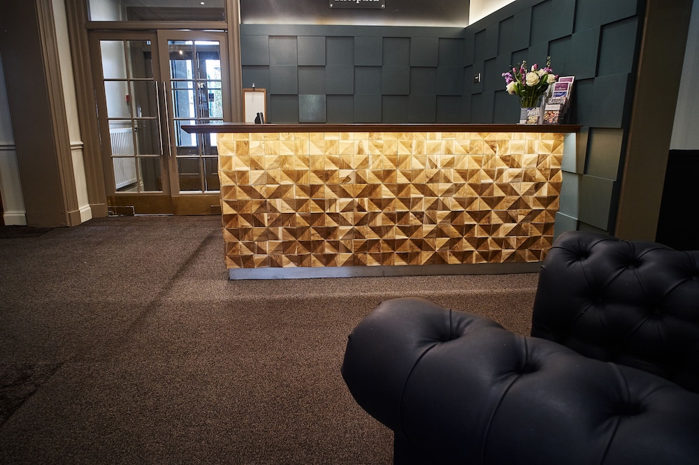Chequers Hotel 44/58