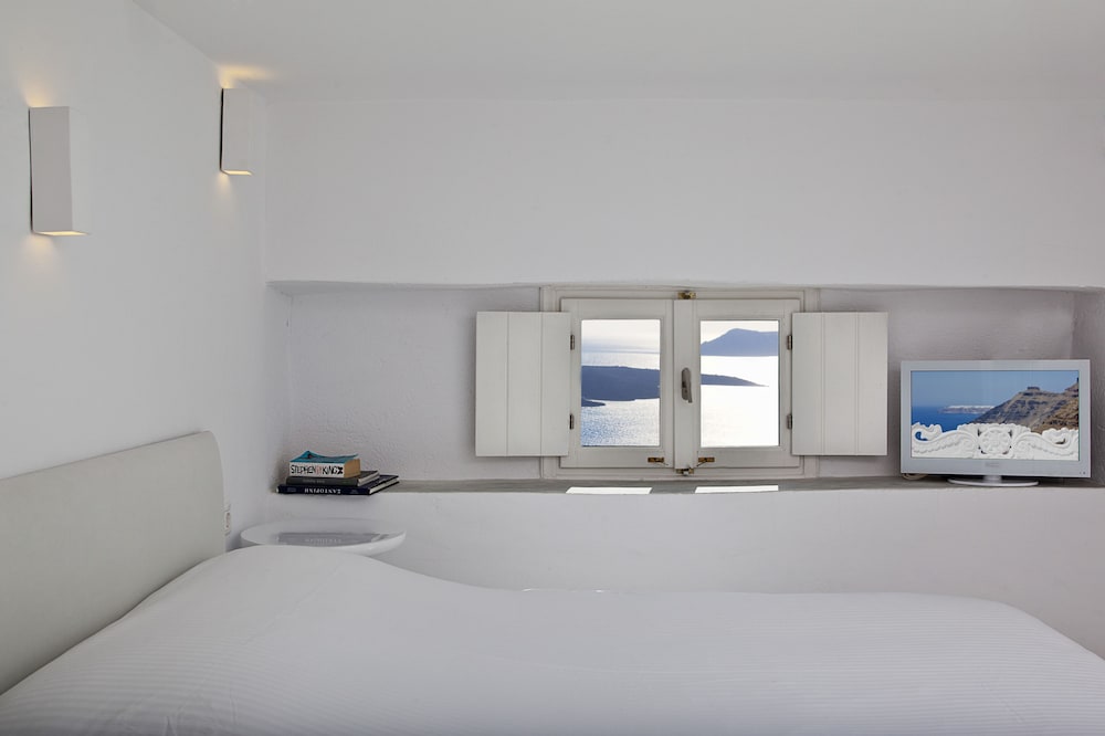 Thireas Hotel 13/69