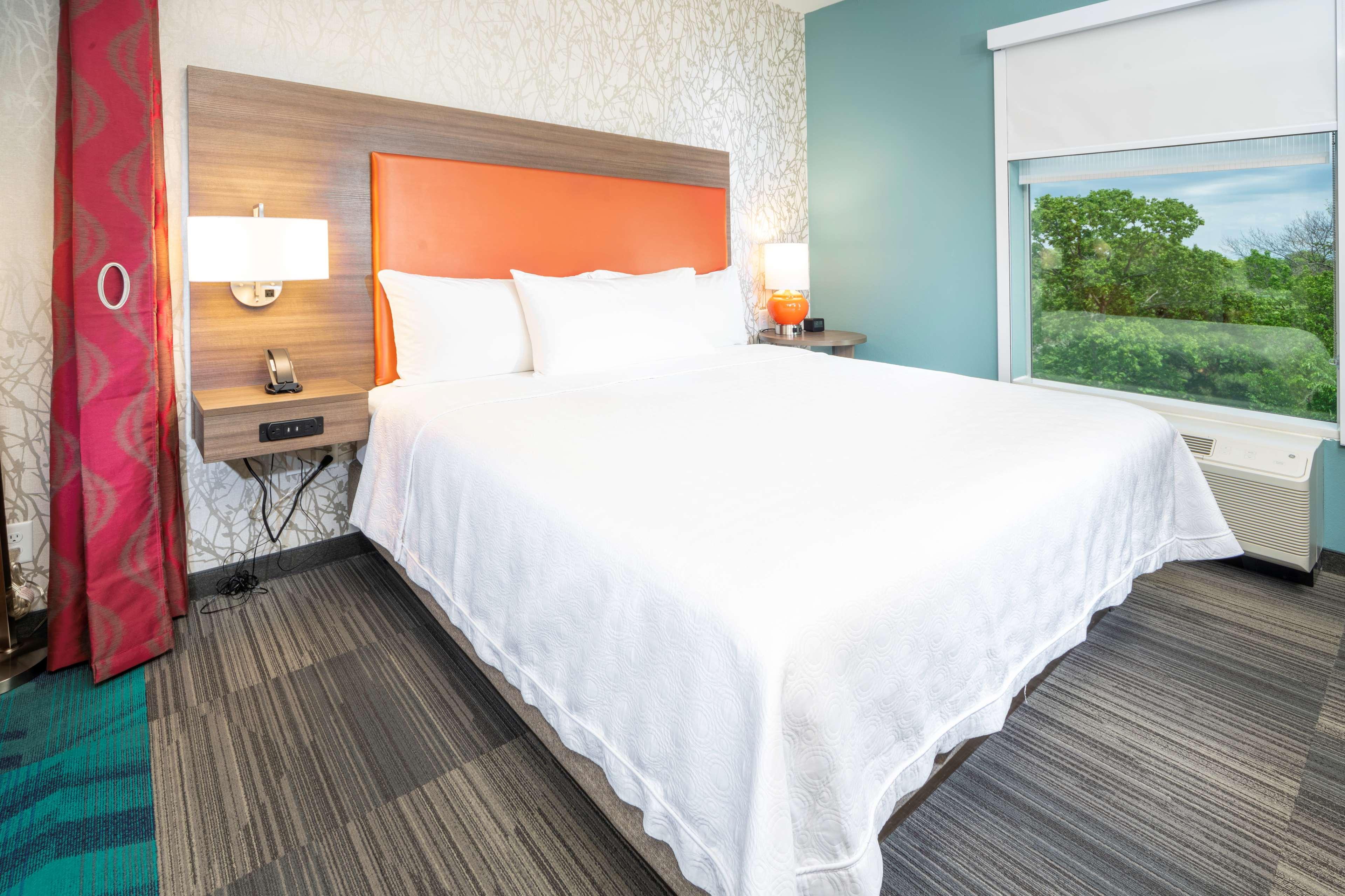 STUDIO, SUITE, KING BED, ACCESSIBLE