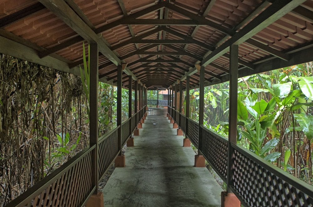 ANINGA LODGE 29/58