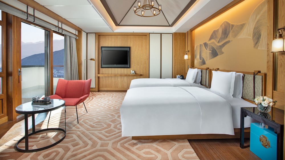 Hotel Indigo Diqing Moonlight City 23/69
