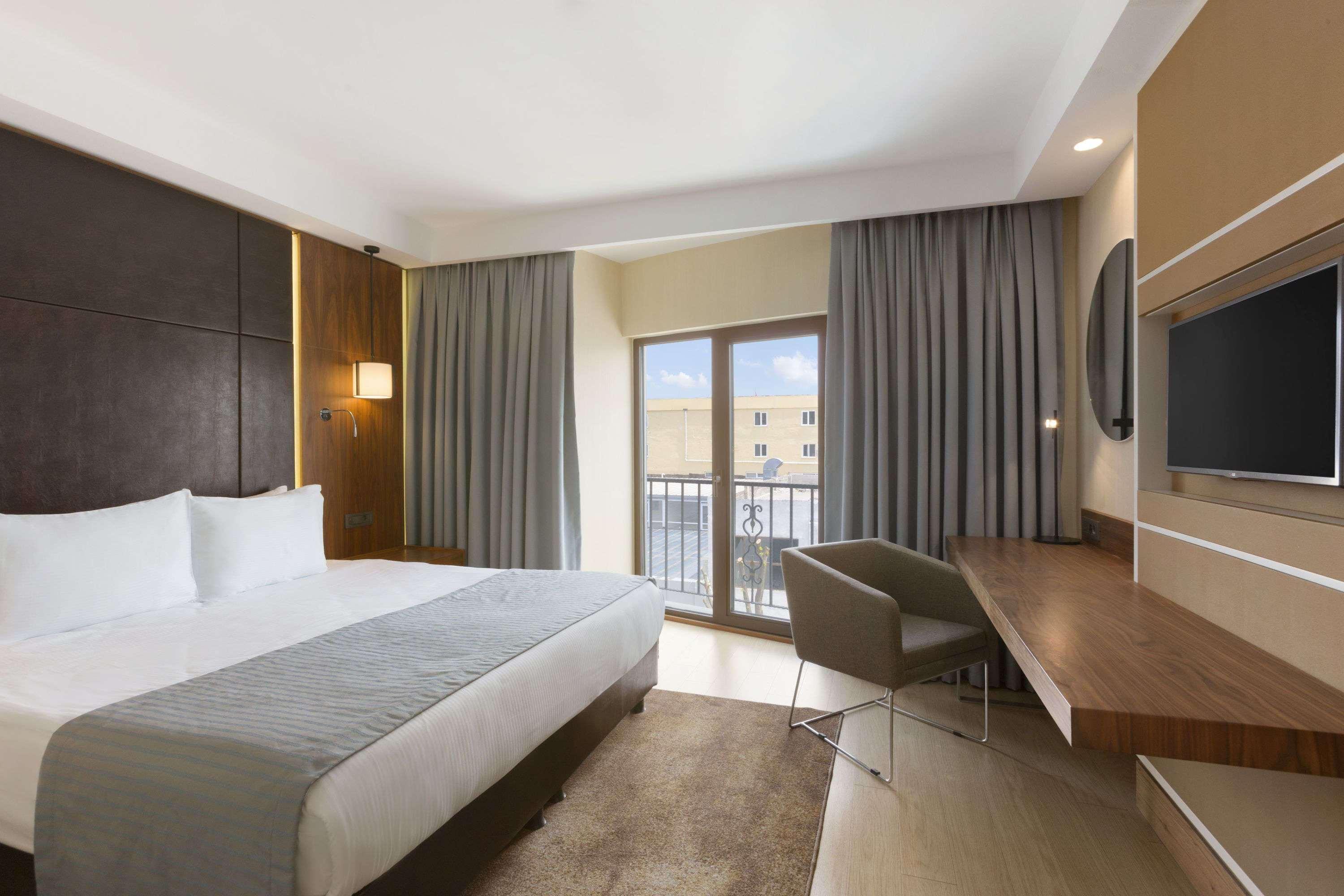 Room, King Bed