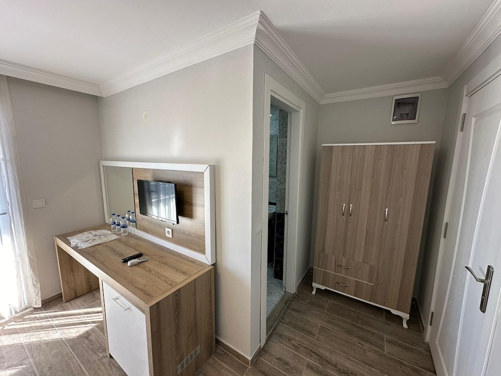 Belcan Hotel 42/42