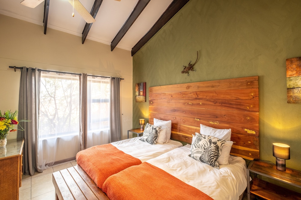 SELF CATERING, CHALET