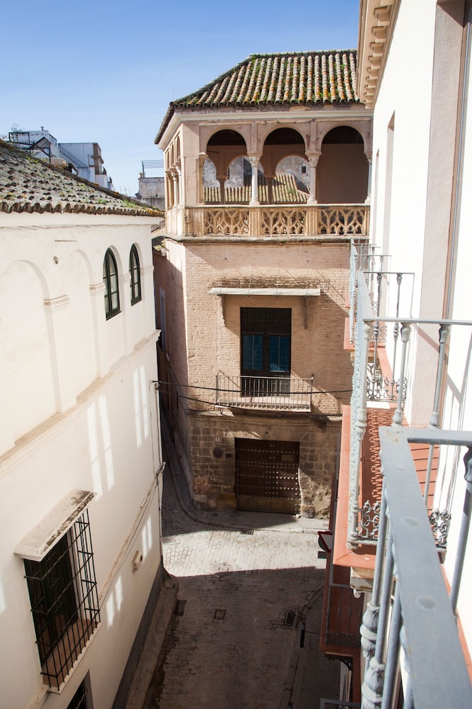 Q&Q Cathedral Suites Sevilla 11/50