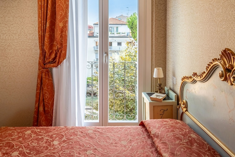 Rigel Hotel 22/73