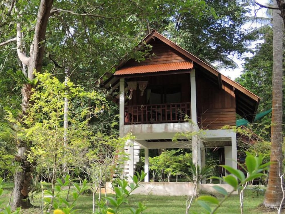 JOY BUNGALOW 13/49