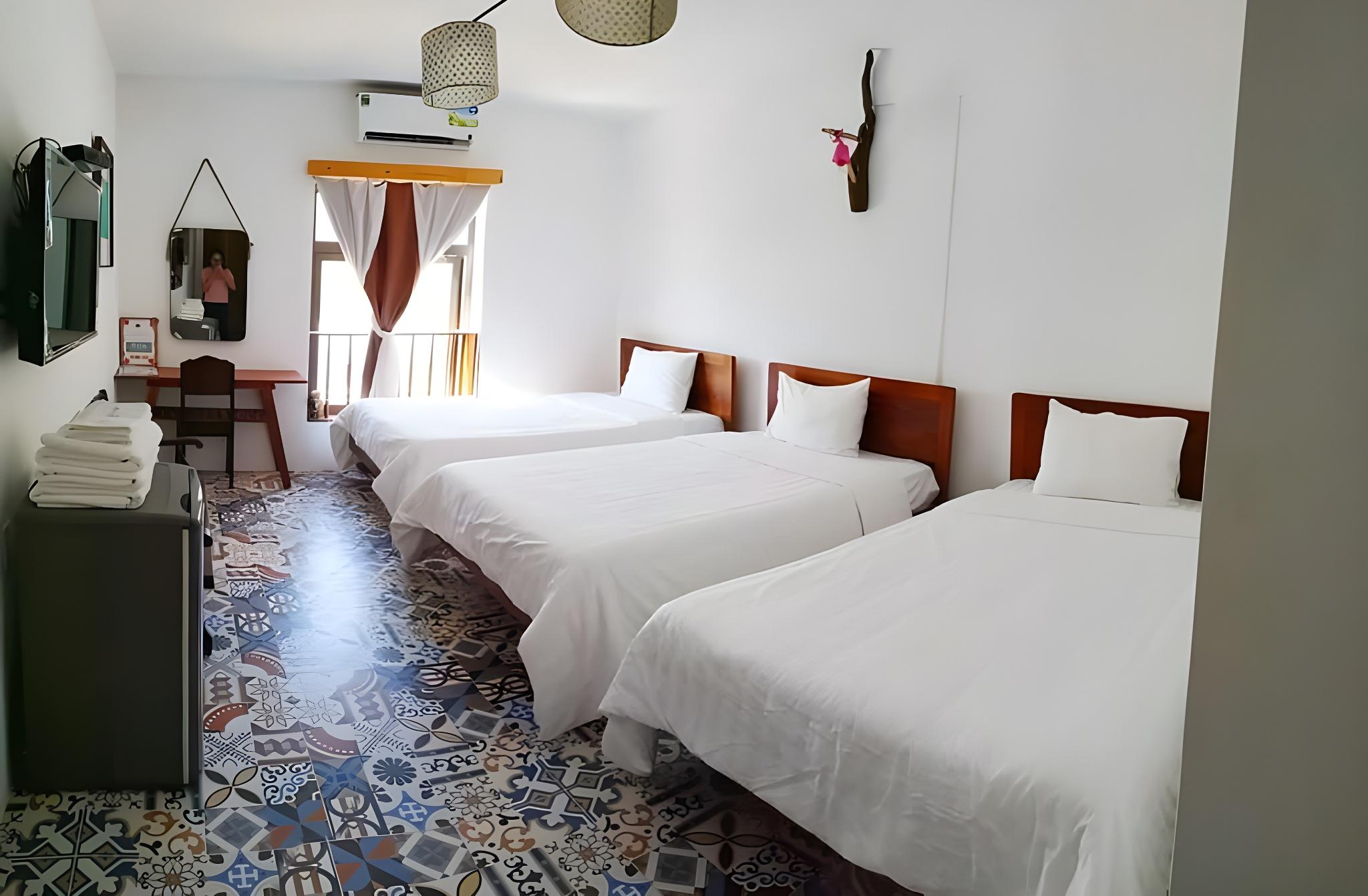 Room, Triple