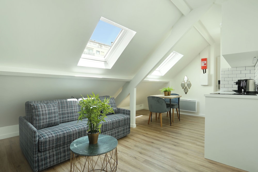 Short Stay Group Eiffel Village Serviced Apartments 26/50
