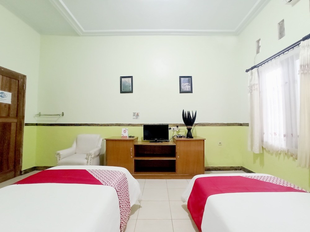 OYO 563 Damar Mas Resort Lereng Kelud 31/61