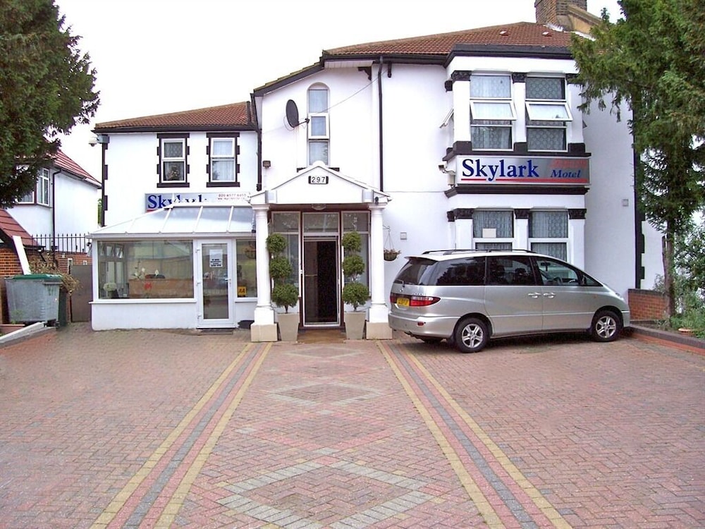 Skylark B &amp; B 50/57