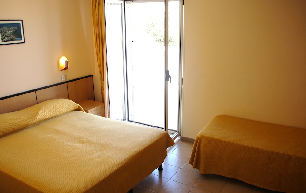 Hotel Cristalda 4/30