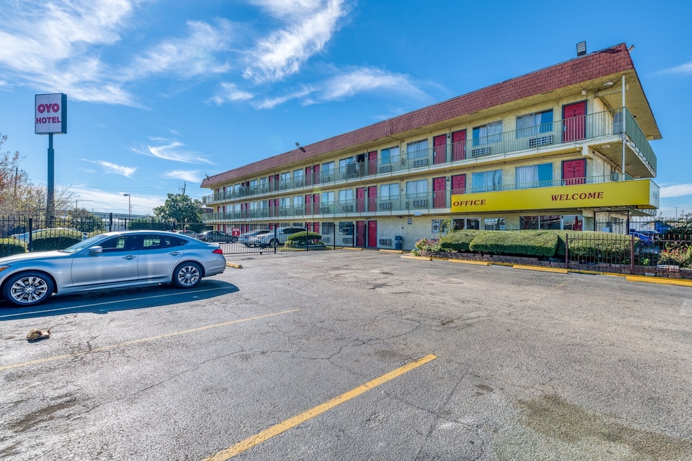 OYO Hotel Houston Southwest I-69 4/48